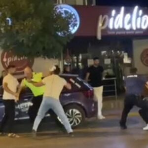 izmirde polise saldiri kamerada 2 tutuklama 1Uauhn1C