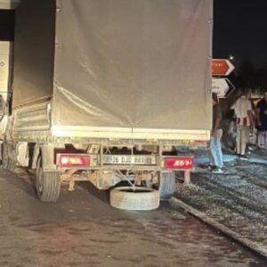 kamyonet yolcu otobusune carpti 7 kisi yaralandi FvASF7SF