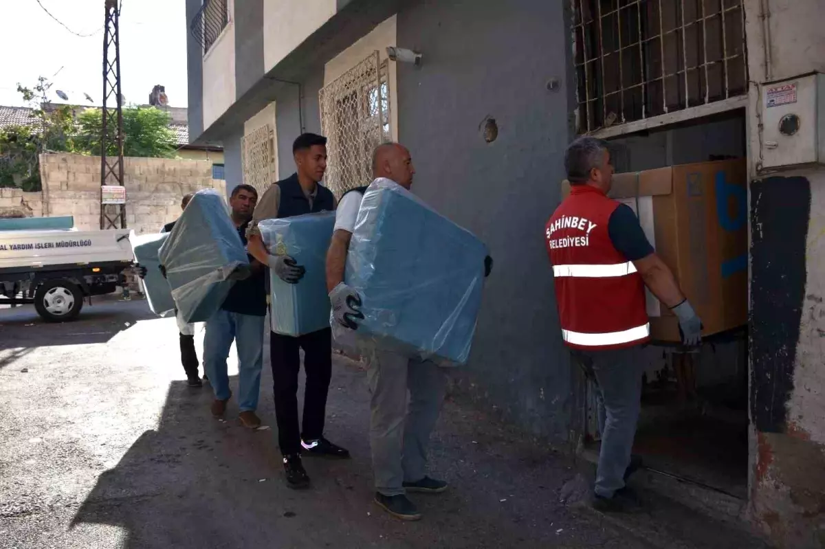 sahinbey belediyesi ihtiyac sahibi ailelere yardim eli uzatiyor hmyUL5bq