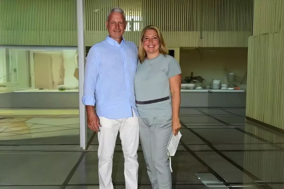 unlu is insani hasan akcakayalioglunun aci gunu GPfHLbBB