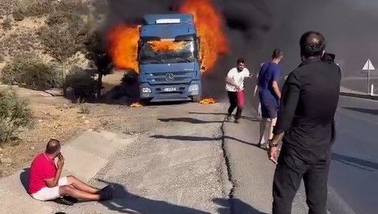 ekmek teknesinin yanisini gozyaslari icinde izledi VXD4n9qQ