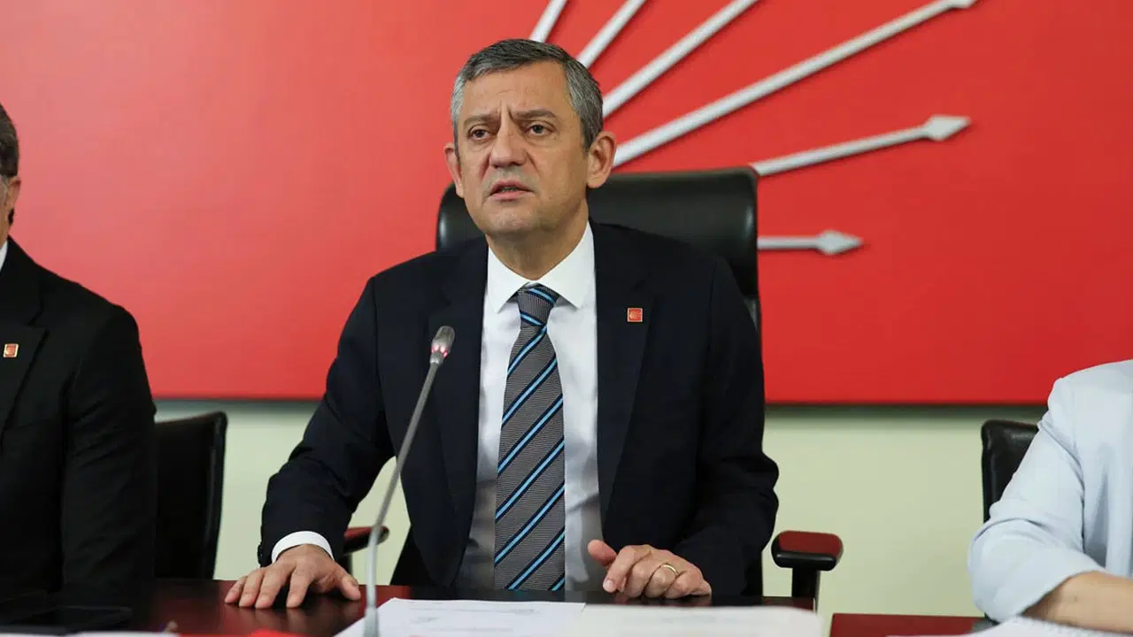 istanbul il baskani ozgur celik gorevden uzaklastirildi chp myk olaganustu toplandi 8vDA2lY9