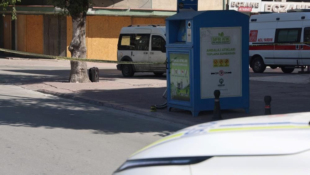 konyada bomba alarmi cadde trafige kapatildi B4Iac7fu