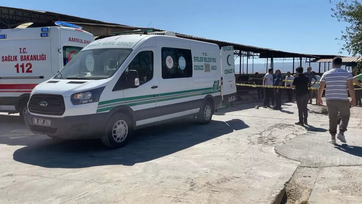 kucuk cocuk sut kamyonunun carpmasiyla hayatini kaybetti W4uha39L