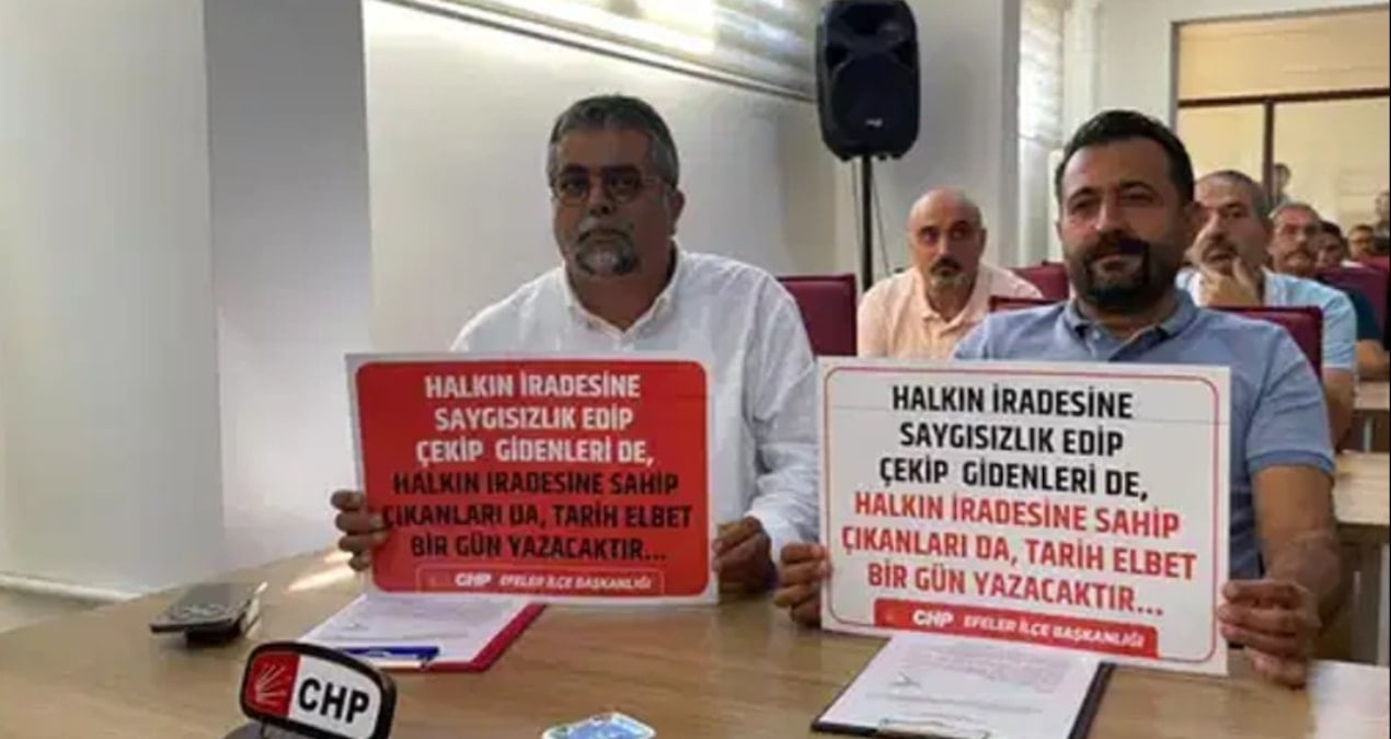 meclis salonunda cerciogluna pankartli protesto sP4U7uSl