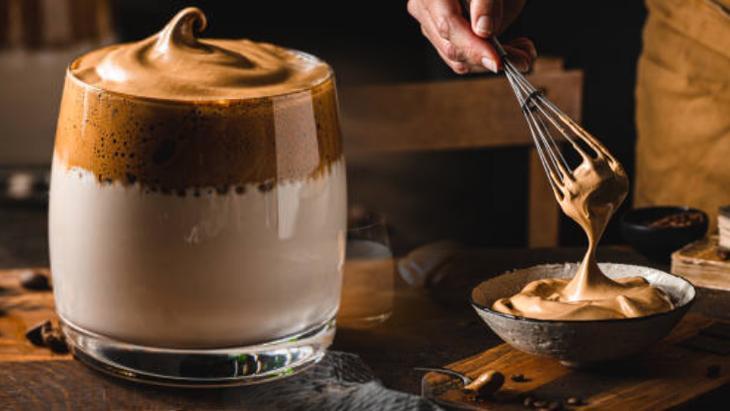 2ye 2 yapin cirpilmis kahvenin sirri suda 5 dakika kabartip 1 ay dondurucuda saklayin xPZ983xB.jpg