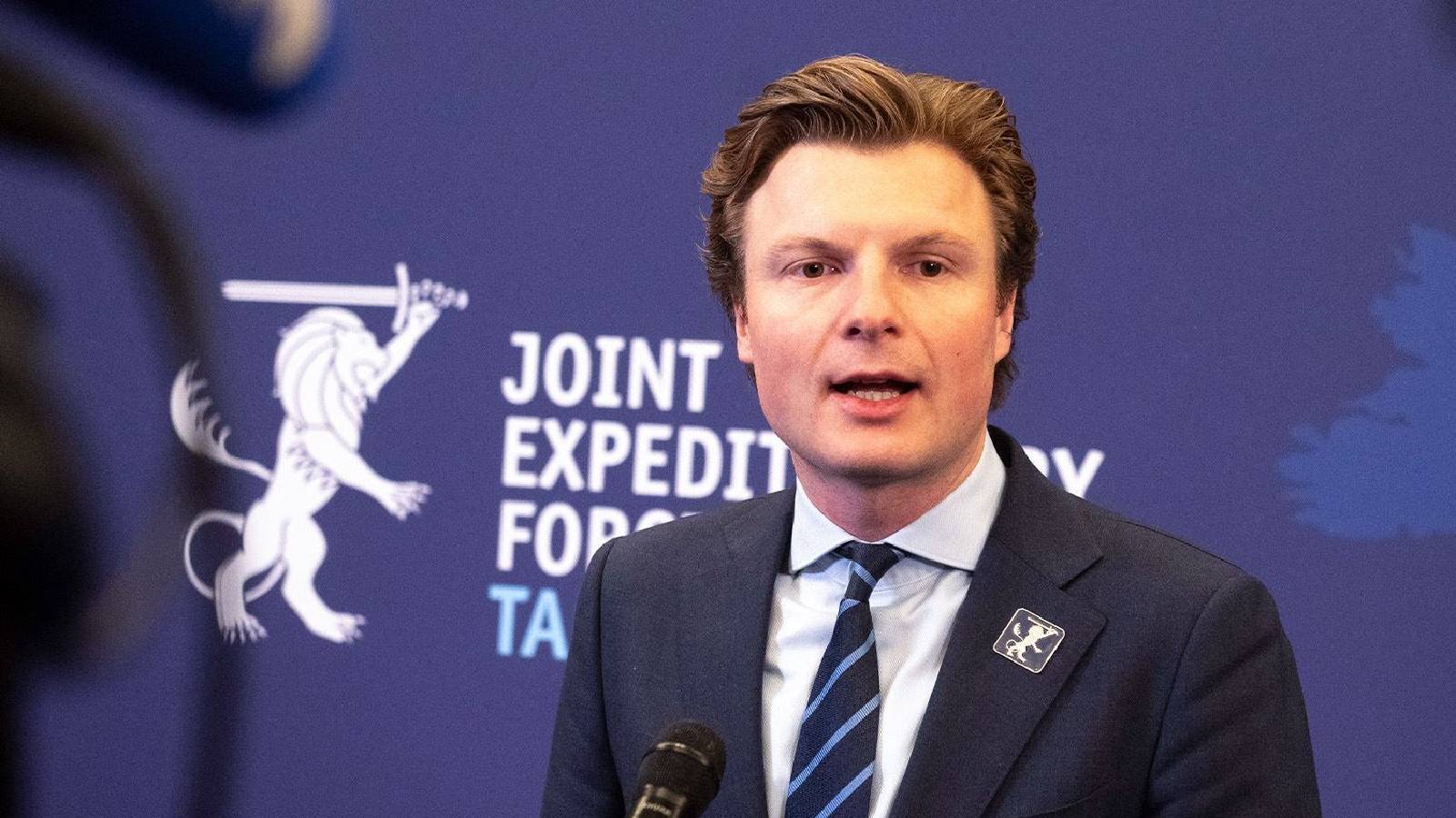 hollanda savunma bakani lubnan insani ve ekonomik alanlarda kapsamli destege ihtiyac duyuyor diyerek orduya 75 milyon dolarlik destek saglayacaklarini duyurdu rNSwMwpk.jpg