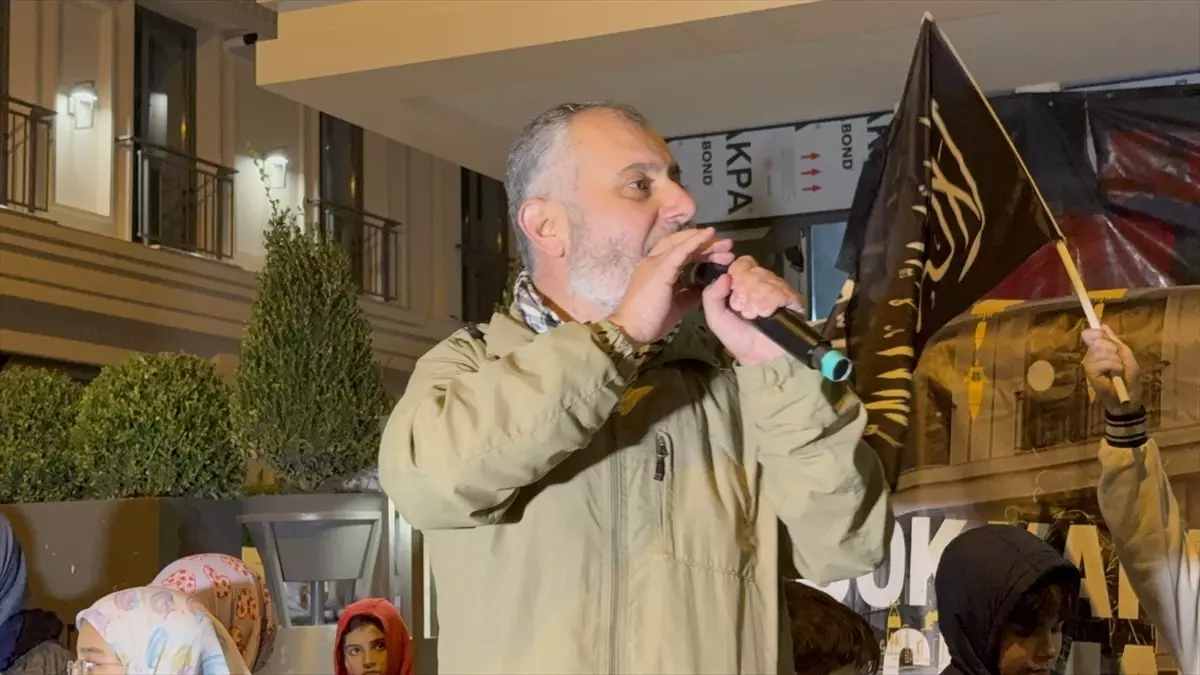 uskudarda mcdonalds protestosu suruyor jm65GePn.jpg