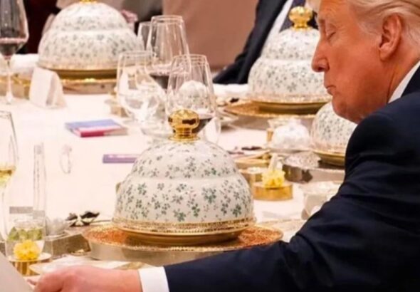 si-masada-kalktigi-anda-trump-sinin-defterini-karistirdi-ZeCsDLez