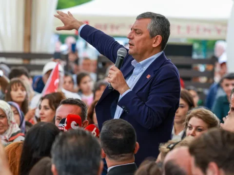 CHP’li isimden ‘Yeni partinin ismi ‘Yürüyüş’ mü olacak?’ sorusuna yanıt