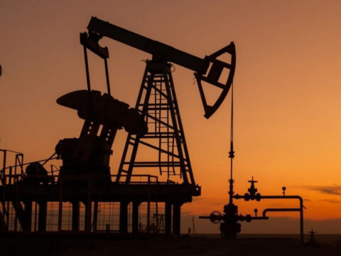 Abd iran geriliminin etkisiyle brent petrolun fiyati 80 dolari asti Rgv99La4
